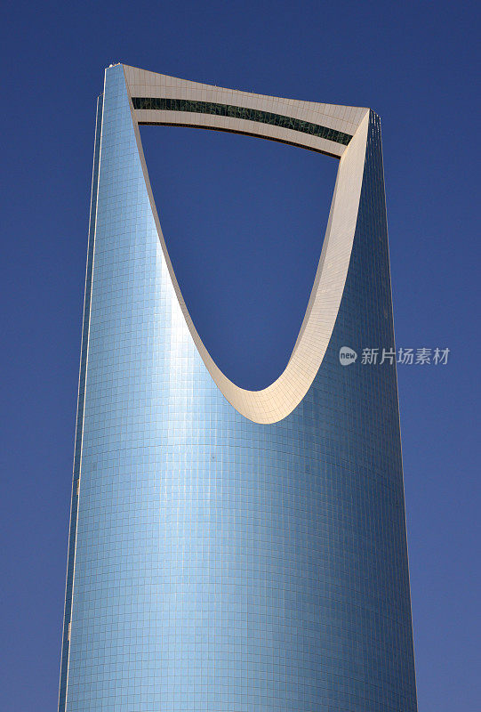 沙特阿拉伯利雅得王国中心塔-设计成一个开瓶器