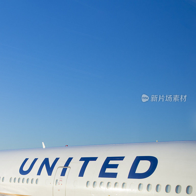 联合航空公司在法兰克福一架飞机上的标志。联合航空公司总部设在伊利诺斯州的芝加哥