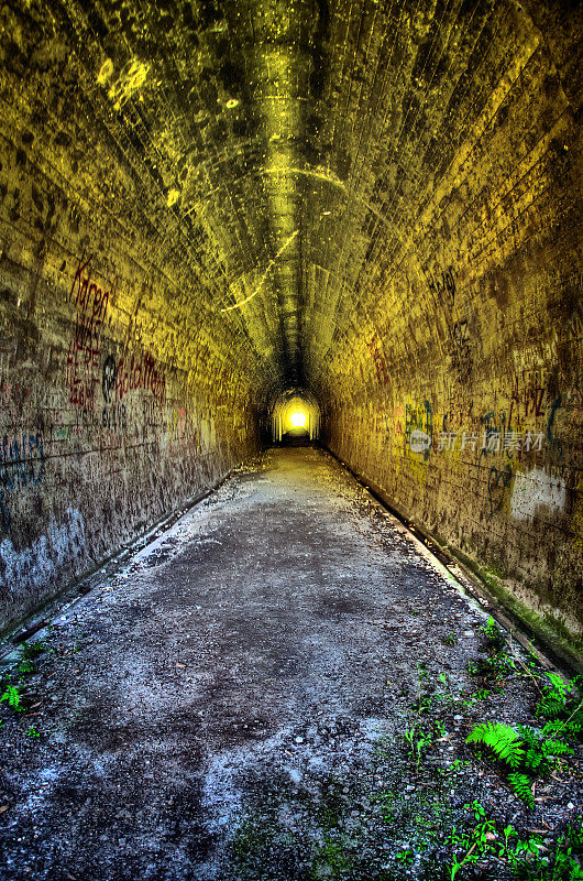图乌巴附近的蒙塔帕隧道