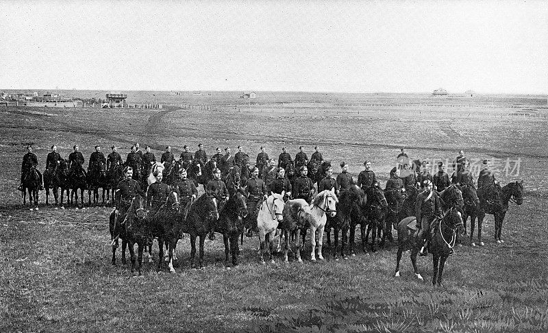 19世纪，加拿大皇家步兵团第2(特种部队)营里吉纳游行中的西北骑警