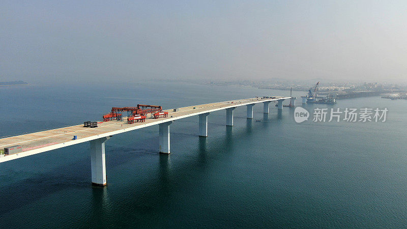 分段建造的跨海大桥