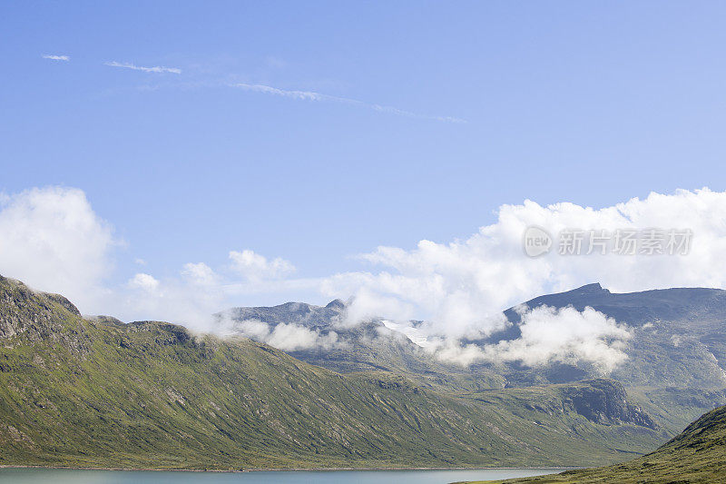 夏天在挪威约顿海门国家公园的高山