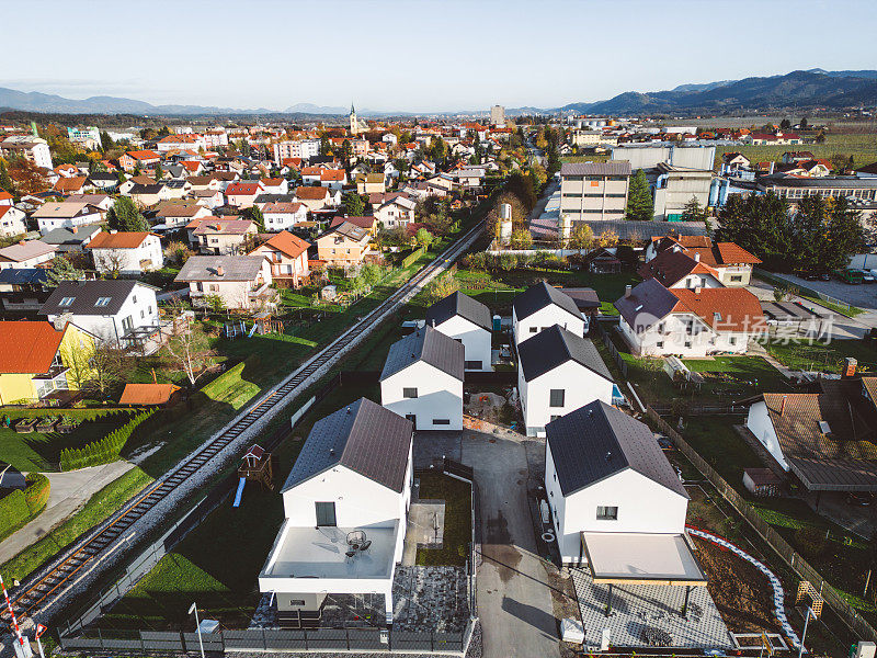 斯洛文尼亚乡村某处的居民区，鸟瞰图