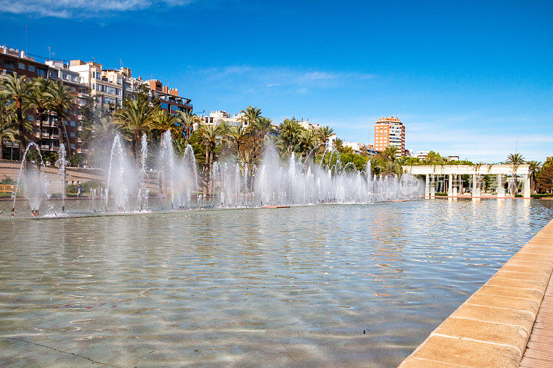 西班牙巴伦西亚图里亚花园的音乐宫喷泉