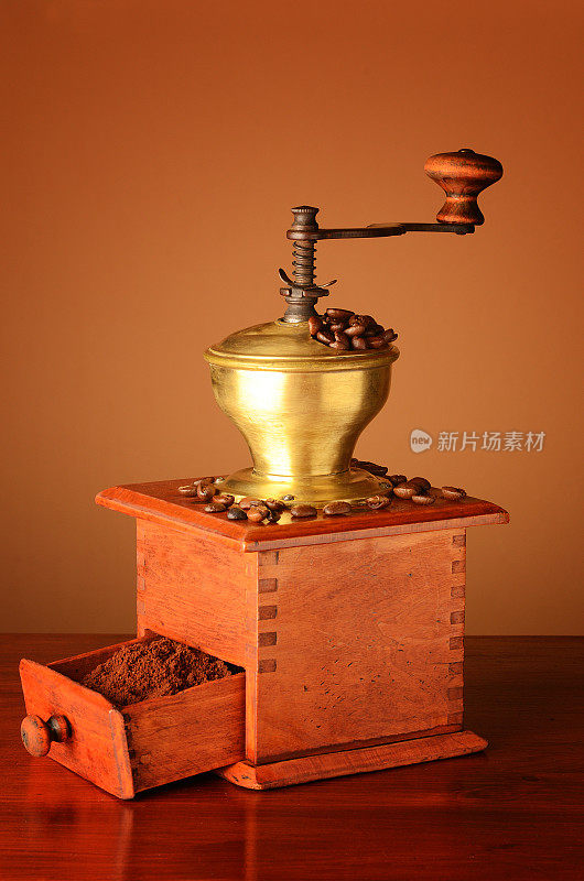 古董咖啡磨豆机