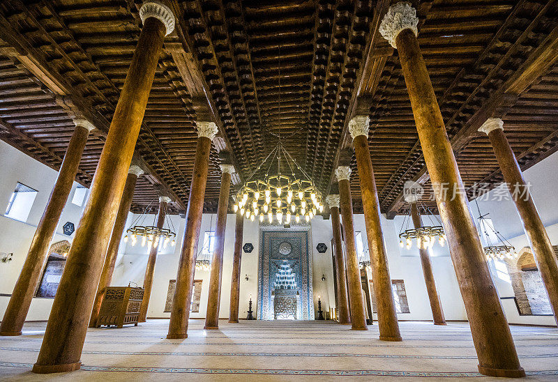 用木材建造的历史悠久的奥斯曼清真寺