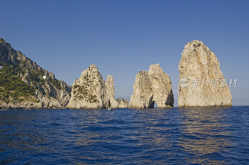 意大利卡普里岛的悬崖