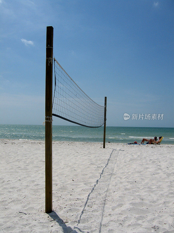 沙滩上的排球网