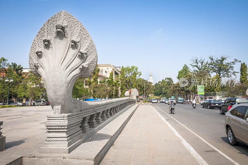 柬埔寨首都那伽雕像和金边Wat