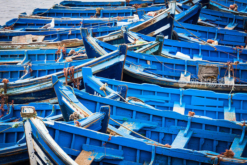 摩洛哥Essaouira的蓝色木船
