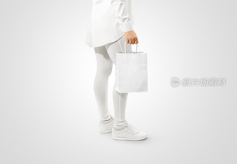 空白的白色工艺纸袋设计模型手