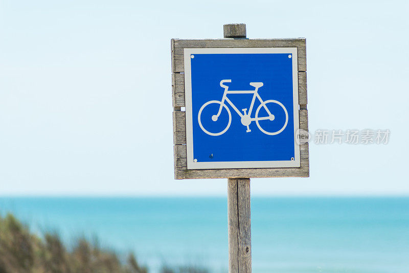 法国海滩上的自行车