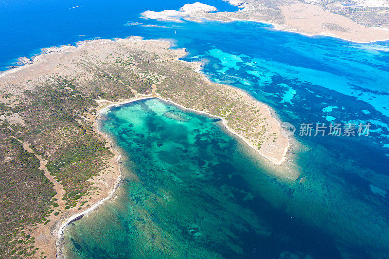 夏季撒丁岛海岸-空中