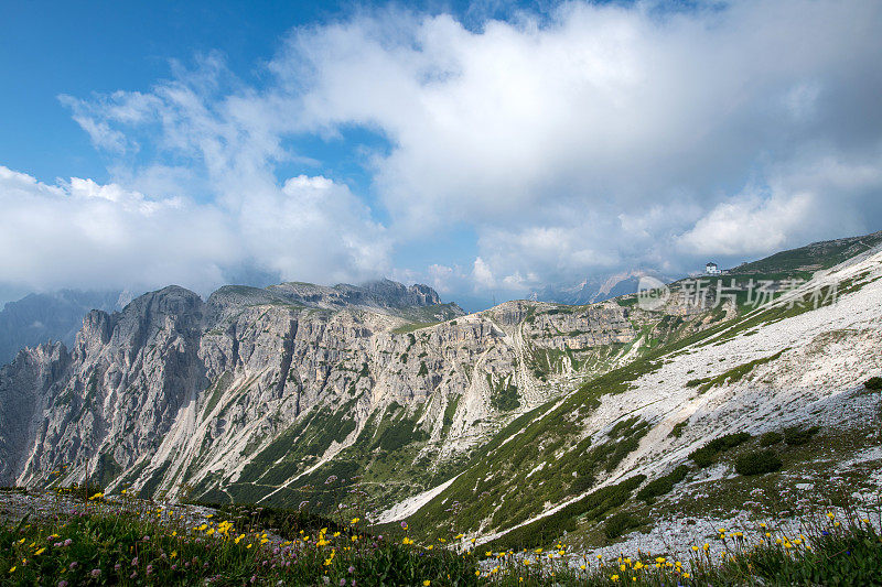 从南部欣赏拉瓦雷多国家公园，位于欧伦佐白云石，欧洲阿尔卑斯山，蒂罗尔，意大利