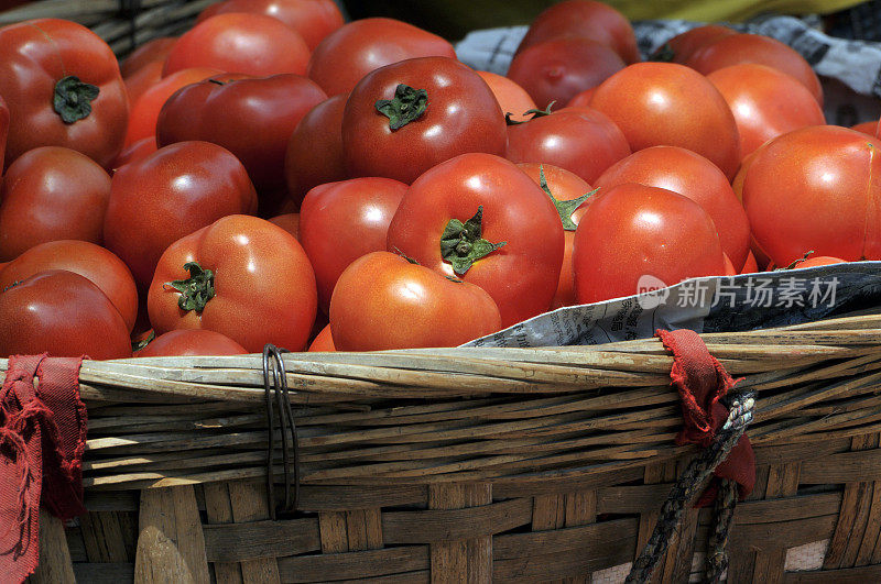 红色的西红柿纹理。中国农村市场的背景蔬菜