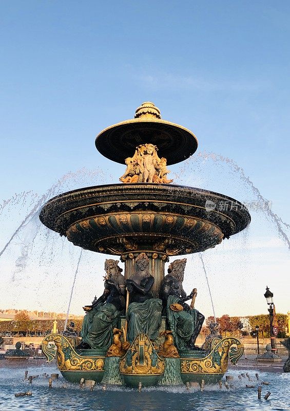 协和广场的海洋喷泉。法国巴黎