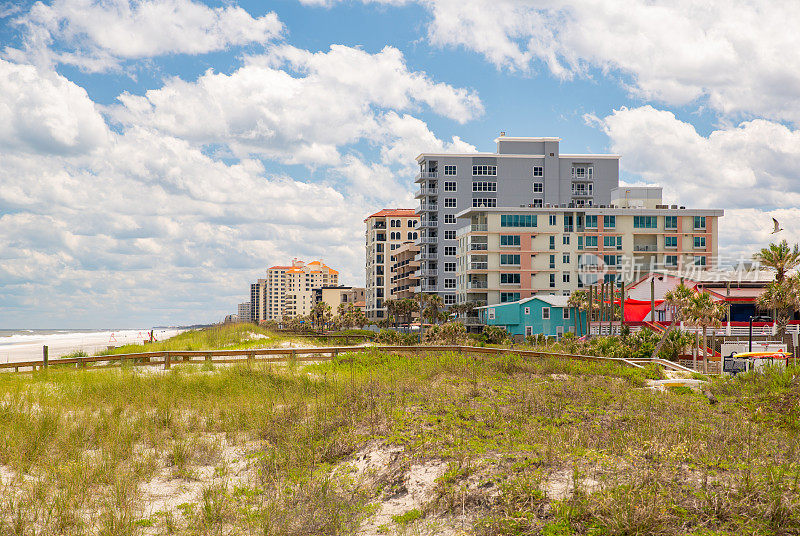 美国佛罗里达州杰克逊维尔海滩的海滨建筑