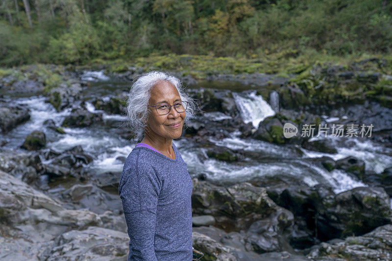 退休的太平洋岛民徒步旅行