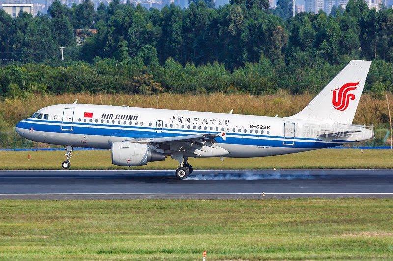 中国国际航空公司的空客A319飞机在中国成都双流机场