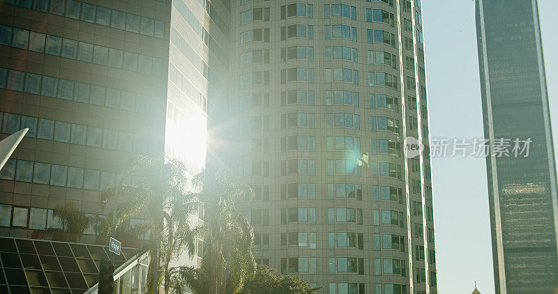 洛杉矶市中心的希望街塔