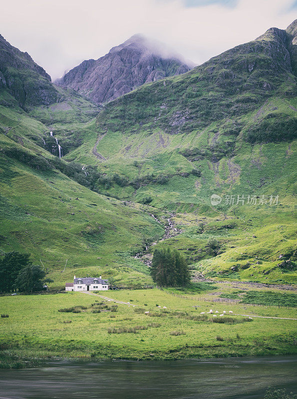 交谈之后山景观