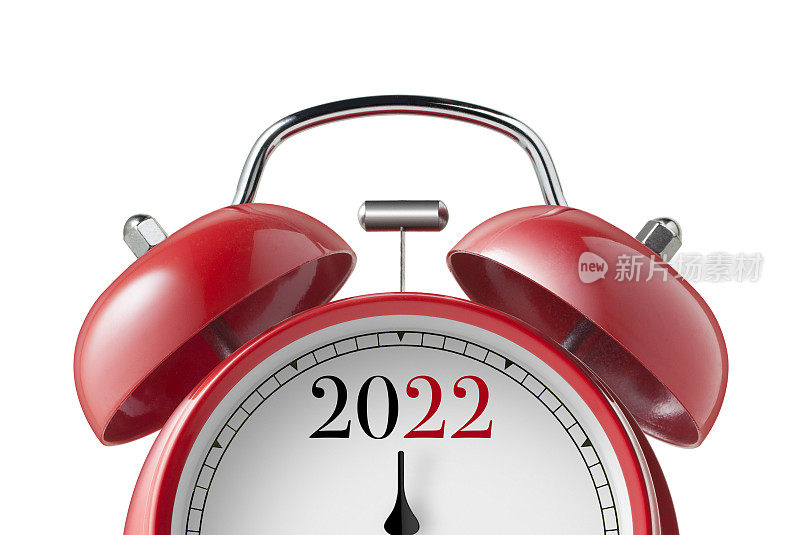 新2022年。红色闹钟的近距离视图。