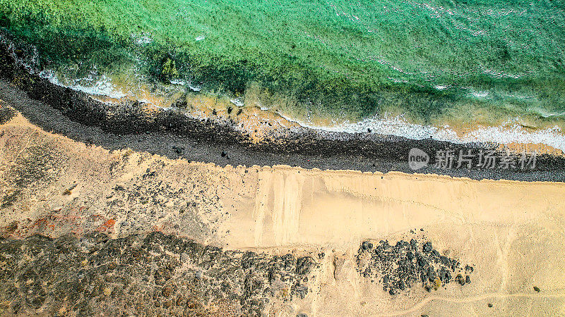 加那利群岛富埃特文图拉南部海滩的鸟瞰图