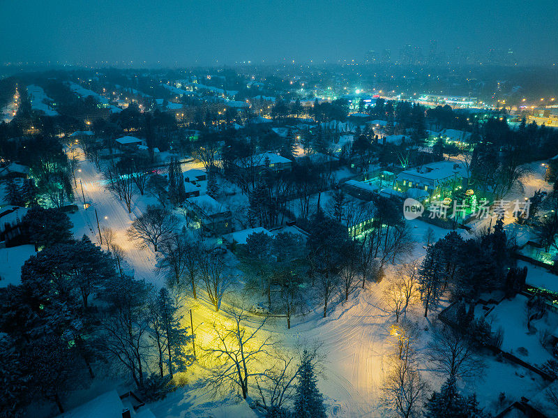 冬天，北约克地区贵族住宅区的雪夜