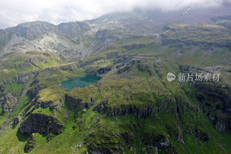 美丽的山湖