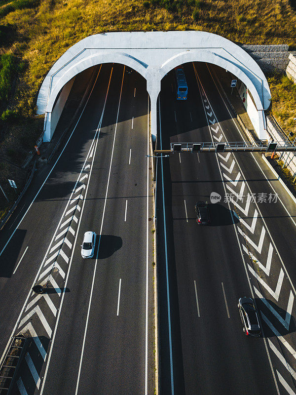 葡萄牙里斯本的公路隧道航拍图像