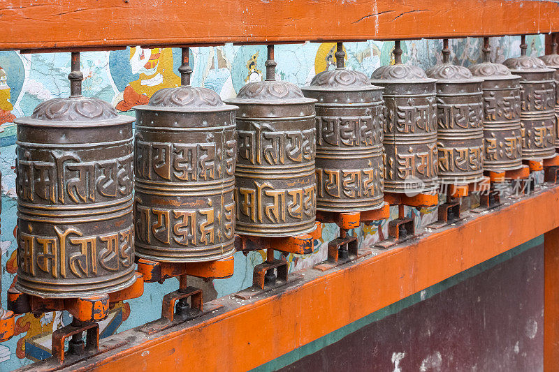 尼泊尔加德满都博德纳塔的佛教经轮