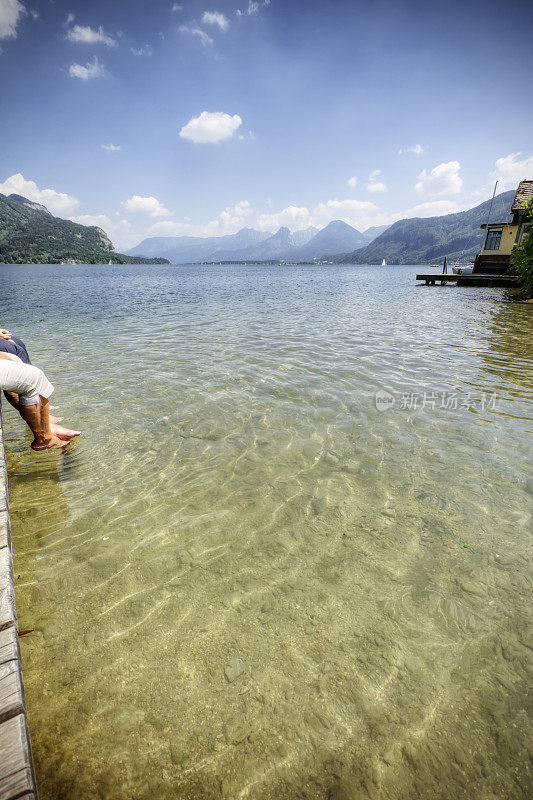 阿尔卑斯山的夏季湖泊