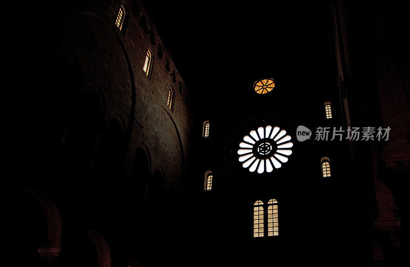 特拉尼的圣尼古拉佩莱格里诺内饰大教堂