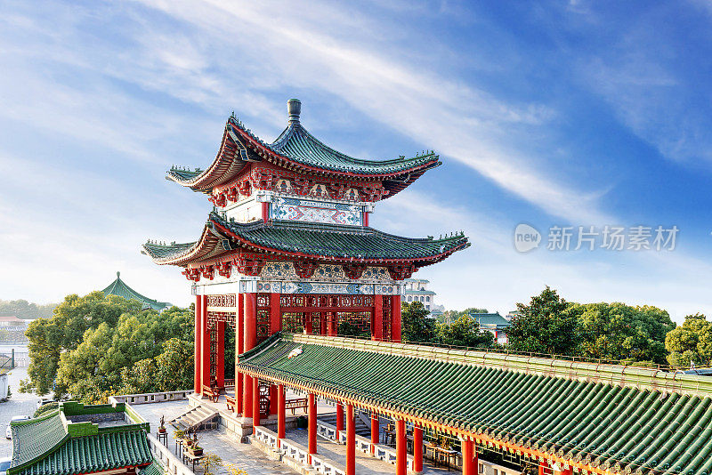 蓝天白云，中国古建筑