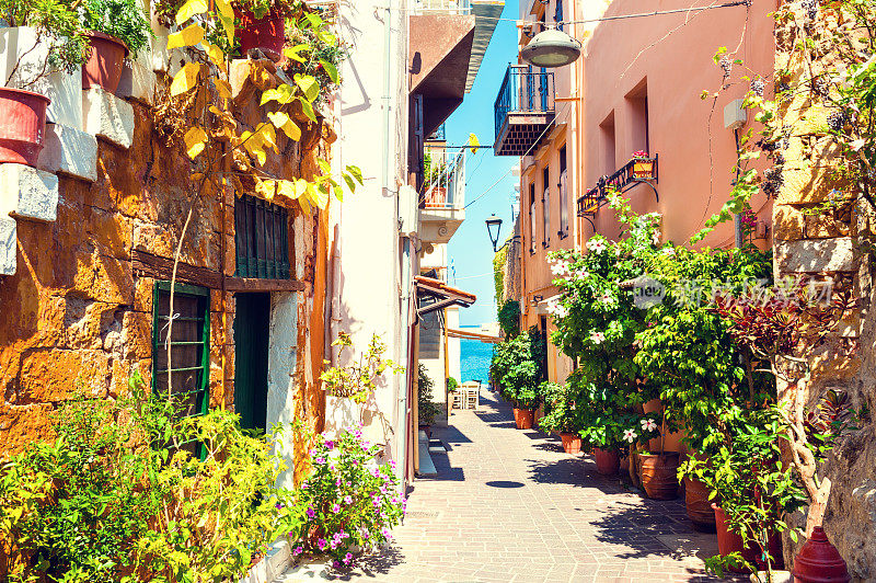 希腊克里特岛查尼亚美丽的街道。