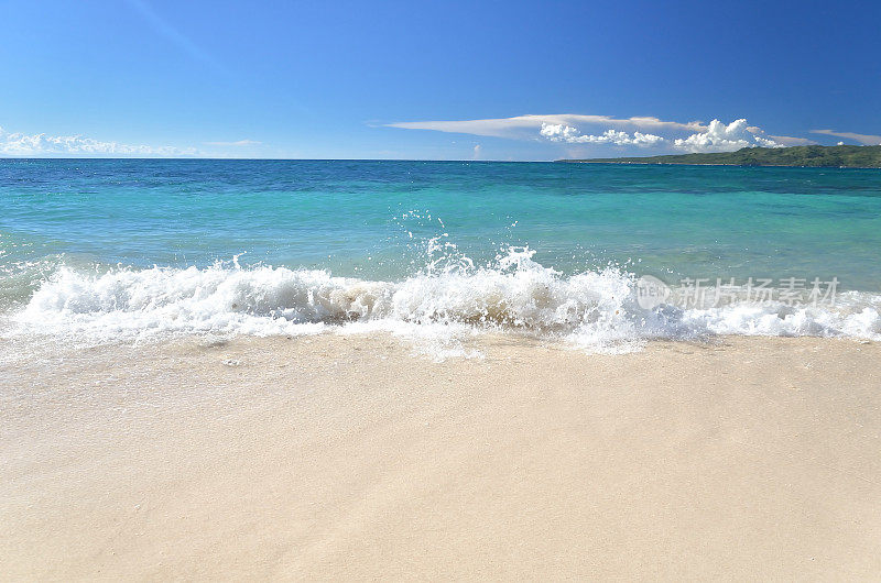 美丽的夏日海景