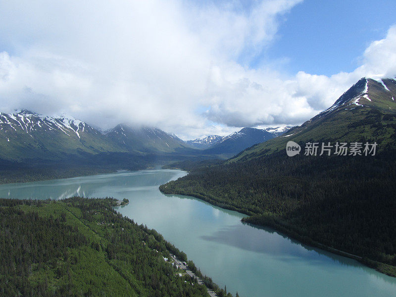 鸟瞰图的海岸山脉-阿拉斯加。