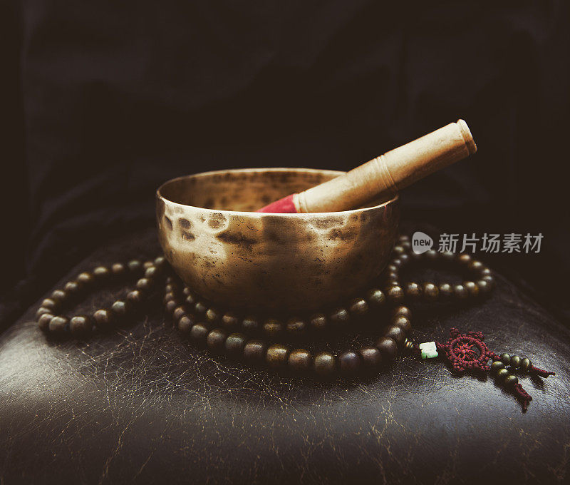 西藏唱碗和麻拉珠项链