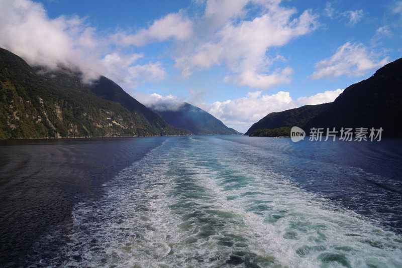 新西兰峡湾的美丽风景