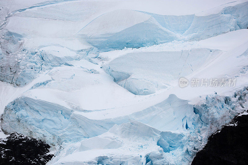 南极洲:勒梅尔海峡的冰雪