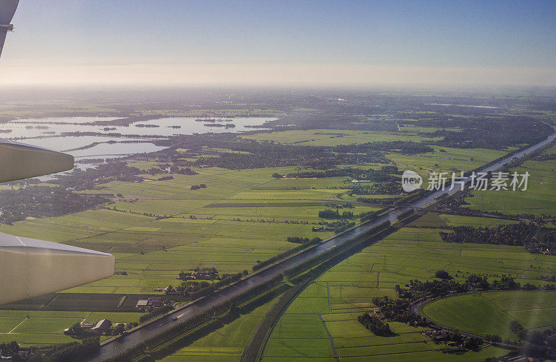 阿姆斯特丹北荷兰鸟瞰图从飞机舷窗