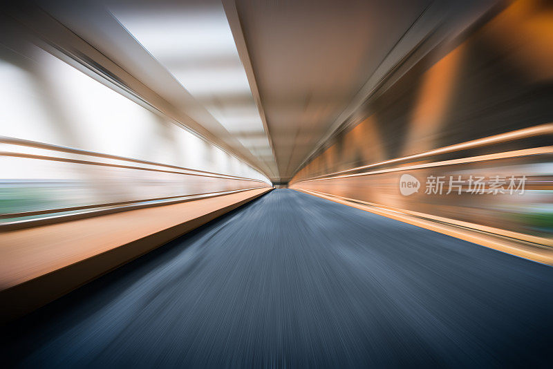 城市公路隧道的速度运动