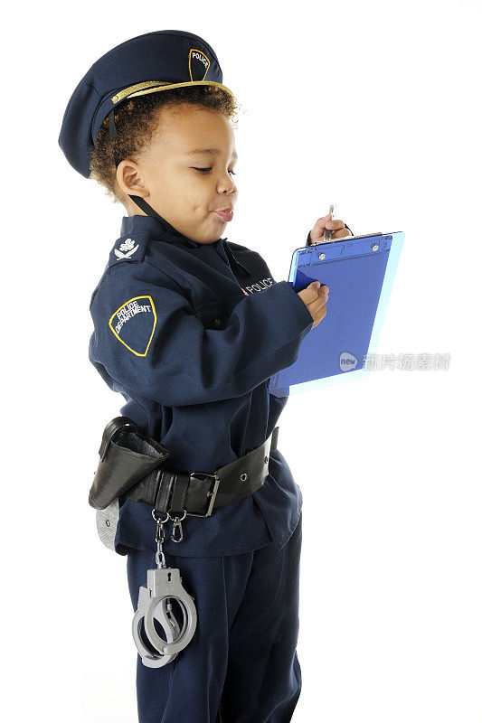 学龄前警察开罚单