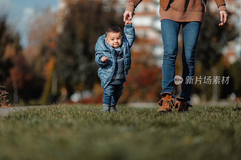 母亲和婴儿