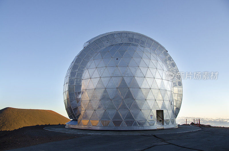 夏威夷莫纳克亚天文台加州理工学院亚毫米天文台的测量圆顶
