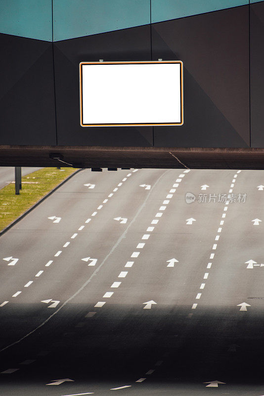 高速公路空白标志