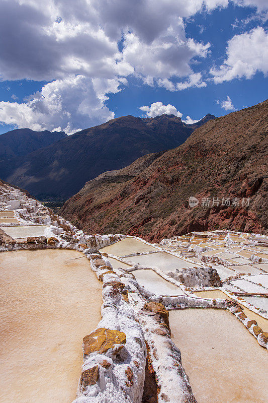 秘鲁马拉斯的圣谷盐矿