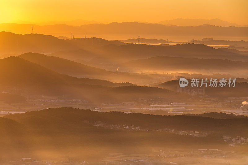 来自天安舰黑山的早晨