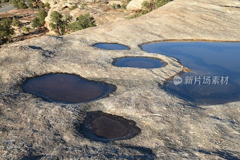 陆地岩石的高角度视图