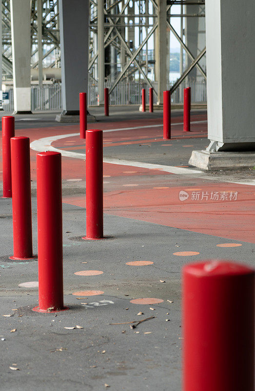 交通管制用红色钢管杆及道路标志